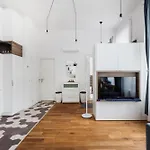 Bright And Peaceful Apartment In The City Centre